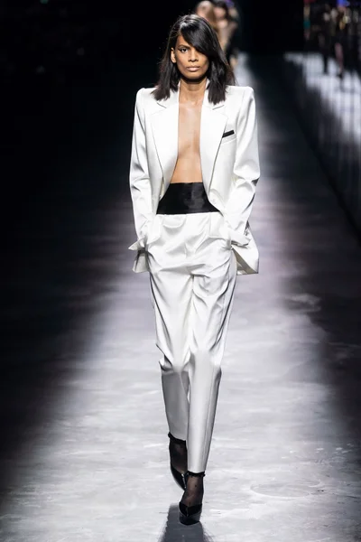 Look 9